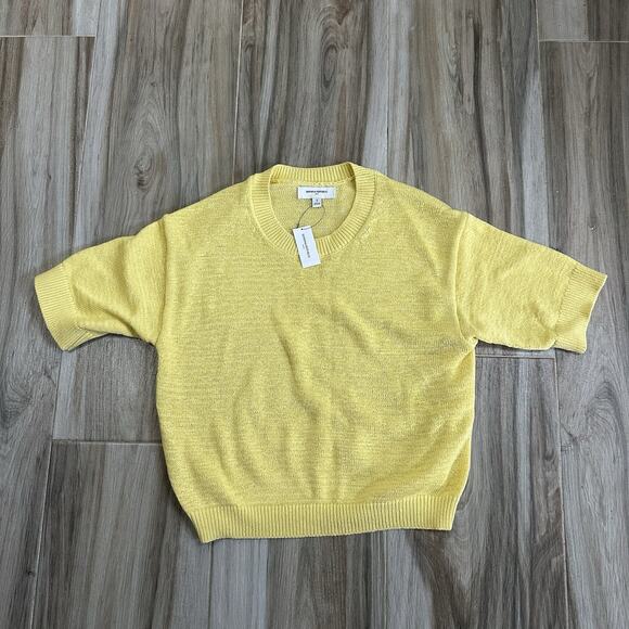 Banana Republic Factory Sweaters - NWT Banana Republic Factory Short Sleeve knit Sweater Womens Size Small Yellow